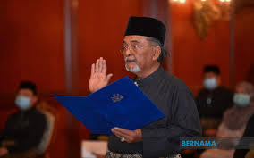 They are listed on the left below. Bernama Adun Kuala Linggi Angkat Sumpah Exco Melaka