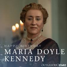 Buon compleanno a Maria Doyle Kennedy (alias la cara Zia Jocasta MacKenzie  Cameron Cameron Cameron Innes) 🎂🥃🥳
