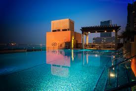 فندق ديسرت بالم دبي مستوى خمس نجوم لديهم فلل بمسبح خاص اسمها pool villa المسبح بطول 8 متر تقريبا وبعمق 1.5 متر تقريبا Sofitel Dubai Jumeirah Beach Ø±Ø¯Ù‡Ø© Ù…Ø³Ø¨Ø­ Ø¥Ù†ÙÙŠÙ†ÙŠ
