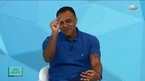 Além de comentarista no programa jogo aberto, da band, ele também é o novo embaixador de la liga, o campeonato espanhol. Denilson Saiu Da Band Parceiro De Renata Fan Tem Futuro Definido