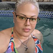 What all restaurants/bars sell Pacifico ?