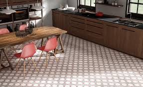 Die wandgestaltung mit fliesen lässt die küche effektvoll aussehen. Portugal Das Land Der Fliesen