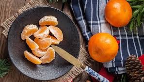 Il mandarino è anche leggermente più aspro, più grande e schiacciato ai poli. Che Differenza C E Tra Mandarino E Clementina Supereva
