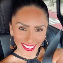 Isabel Bustos's Instagram, Twitter & Facebook