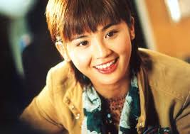 Helen (Charlene Choi 蔡卓妍) is the sister of vampire hunter Reeve. Helen  meets the vampire Prince Kazaf, a "sentimental" vampire who refuses to  drink blood and falls in love with him. Helen,