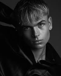 joshuabasspilmore 🩶 @kimpetras