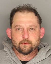 Kyle Dodge's Instagram, Twitter & Facebook