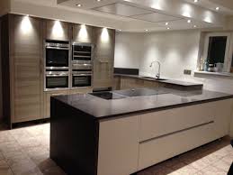 Cuisines Modele Attitude Couleur Facade Terre De Vigne Plan De Travail Silestone Coloris Dunix Realisation Des Tr Home Decor Kitchen Kitchen Decor Home Decor