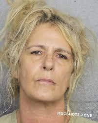 Debbie Tomasello's Instagram, Twitter & Facebook