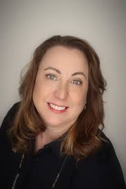 Andrea Dunphy's Instagram, Twitter & Facebook