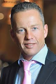 Nézze meg schobert norbert és szentesi éva vitáját! Norbert Schobert Sasszemklinika Hu