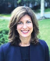 Lourdes Gee's Instagram, Twitter & Facebook