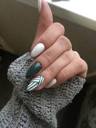 Les manucures en gel ongle se réalisent souvent après la pose de capsules. Mandelnagel Fur Den Winter Stiletto Nail Art Designs Winter Nagel Nagel Fur Designs Mandelnagel N Vernis A Ongles Jolis Ongles Idees Vernis A Ongles