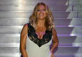 As a philosophy student, became interested in the experience of a theatre. Tvi Despede Se Finalmente De Alexandra Lencastre