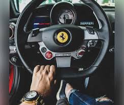 Manejo un ferrari y visto a la moda. Ferrari Y Armani Van A Comenzar A Hacer Ropa Juntos