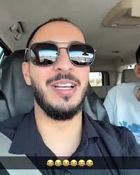 مين اللي محلي الصورة؟...