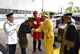 Selamat sultan adalah lagu kebesaran negeri resmi dari terengganu di malaysia. Sultan Mizan Sempurnakan Istiadat Pembukaan Dun Ke 14 Trdi News