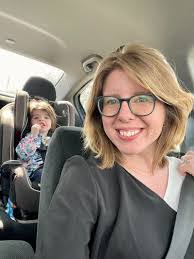 Melissa Dart's Instagram, Twitter & Facebook