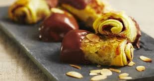 Prechauffez Votre Four Th 7 X2f 8 220 C Deroulez La Pate Et Coupez La En 8 Rectangles Piquez Chaque Rect Recette Feuillete Chocolat Recette Dessert Facile