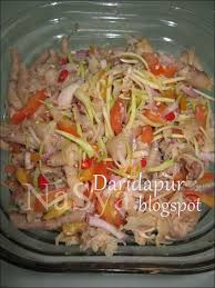 Makan kerabu kaki ayam di kedai mungkin rasanya tidak berapa sedap kerana kekurangan bahan. Pin Di Daridapurnasya