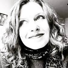 Holly Troy's Instagram, Twitter & Facebook