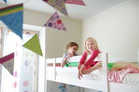 Come recuperare spazio con il letto a soppalco soluzioni. Guida Alla Cameretta Dei Bambini La Scelta Del Letto
