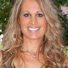 Heidi Huggins's Instagram, Twitter & Facebook