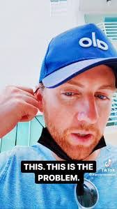 Danielle Haller's Instagram, Twitter & Facebook