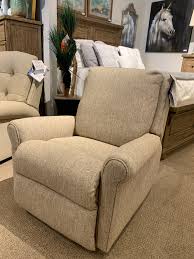 Glide & spin until your heart is content w/ the confidence of flexsteel durability! S2866 Macy Flexsteel Swivel Recliner Rudd Furniture