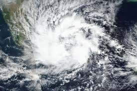 It hit the maharashtra coast with wind speeds of up to 120 kmph today afternoon. Mumbai Bmc Alert Over Cyclone Tauktae 580 Patients Shifted Newstrack English 1