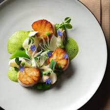 Seared Scallops With Spring Onion Razor Clam And Snap Peas By Pyersm Follow Pyersm On Instagram Art Culinaire Cuisine Gastronomique Gastronomie