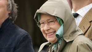 Queen Elizabeth im Urlaub: Britische Königin plaudert unerkannt mit  Touristen