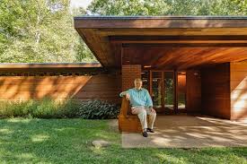 Frank Lloyd Wright S Beautifully Crafted Pope Leighey House Mid Century Home Frank Lloyd Wright Lloyd Wright Frank Lloyd Wright Architecture