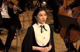 Musisi pendatang baru namun memiliki prestasi luar biasa tentu saja ada dalam diri isyana sarasvati. 5 Komentar Kocak Netizen Lihat Isyana Sarasvati Nyanyi Lagu Opera Matamata Com