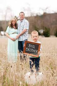 4 Must Have Maternity Photo Ideas For You And Your Family Family Maternity Photos Maternity Photography Family Winter Maternity Photos