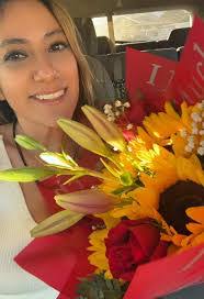 Jeannette Cardona's Instagram, Twitter & Facebook