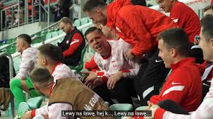 I jest najlepszym strzelcem wszystkich rozgrywek, w których brał albo nadal bierze udział. Szczesny Nabijal Sie Z Lewandowskiego Kamery Uchwycily Go Po Golu Swierczoka Reprezentacja Polski