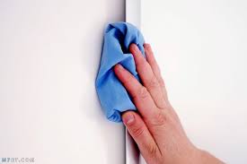 كيفية تنظيف جدران المنزل من البقع 10 حيل لجدران خالية من الكتابة Alaylalayl