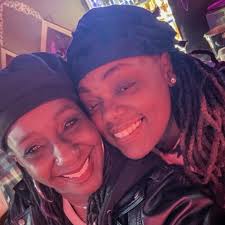 Before 12am just call your ex and tell em it's time to come home 🤗😂