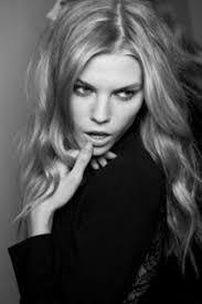 Itzel Alonso's Instagram, Twitter & Facebook