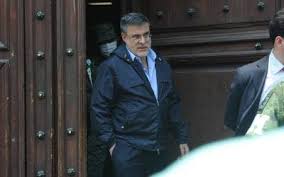 Julio scherer no terminaría ninguna de estas licenciaturas porque ingresó de forma rápida a excélsior, y el trabajo en el diario mencionado, además de gustarle más, consumió su tiempo. Qbacupuggdtrem