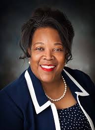 Sandra Bibb's Instagram, Twitter & Facebook