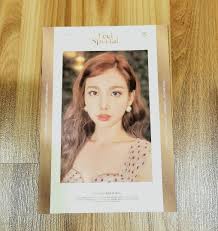 You mage me feel special sesangi amuri nal jujeoanchyeodo apeugo apeun maldeuri nal jjilleodo nega isseo nan dashi useo that's what you do. Wtt Twice Feel Special Nayeon Lyric Paper Hobbies Toys Collectibles Memorabilia K Wave On Carousell