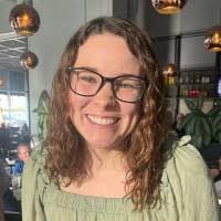 Emily Knaus's Instagram, Twitter & Facebook