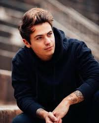 Intanto federico rossi su instagram incuriosisce e infiamma il web. 900 Idees De Benjamin Mascolo Federico Rossi Tenue Blouson Piercing Levre Mode Jeune Garcon