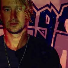 If you're voting blue, comment and ReThread. I want everyone to follow you.  💙