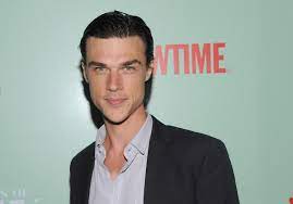 Car american horror story opte pour un format d'anthologie ce qui veut dire que chaque saison repose sur un nouveau scénario et certains acteurs. American Horror Story Voici Le Nouveau Petit Ami De Lady Gaga Elle