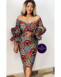 Contrairement à ce qu'on pense souvent, le pagne africain peut se porter de façon professionnelle et élégante. Soldes Chic Model Robe En Pagne En Stock