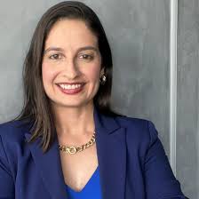 Mais um ciclo de vida iniciando 🎉! E esse ciclo promete muitas realizações  🚀 Amo celebrar o meu dia e receber parabéns, então deixe o seu aqui  embaixo! 😉👇🏻