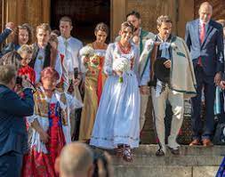 Szczególnie silne więzi łaczą go z mmą. Mama Sebastiana Karpiela Bulecki Po Raz Pierwszy Komentuje Slub Syna Viva Pl